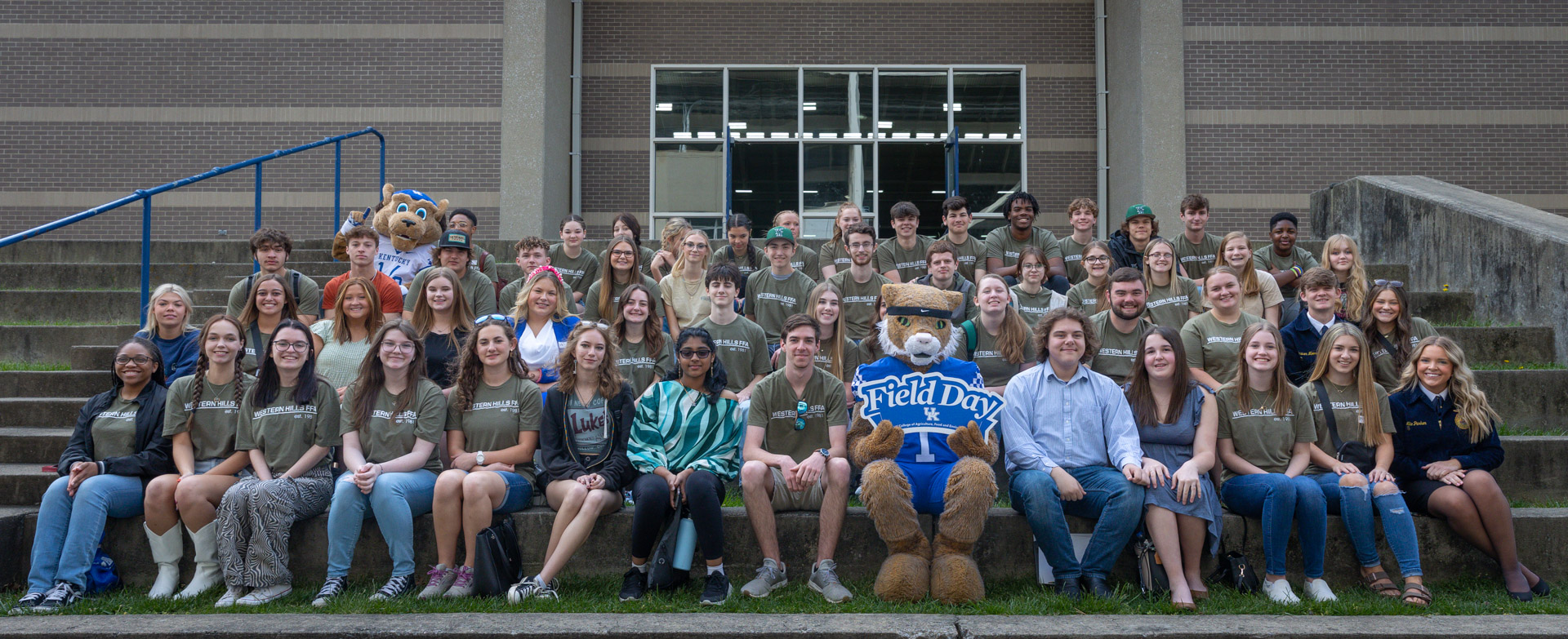UK Field Day participants group shot including wildcat and scratch